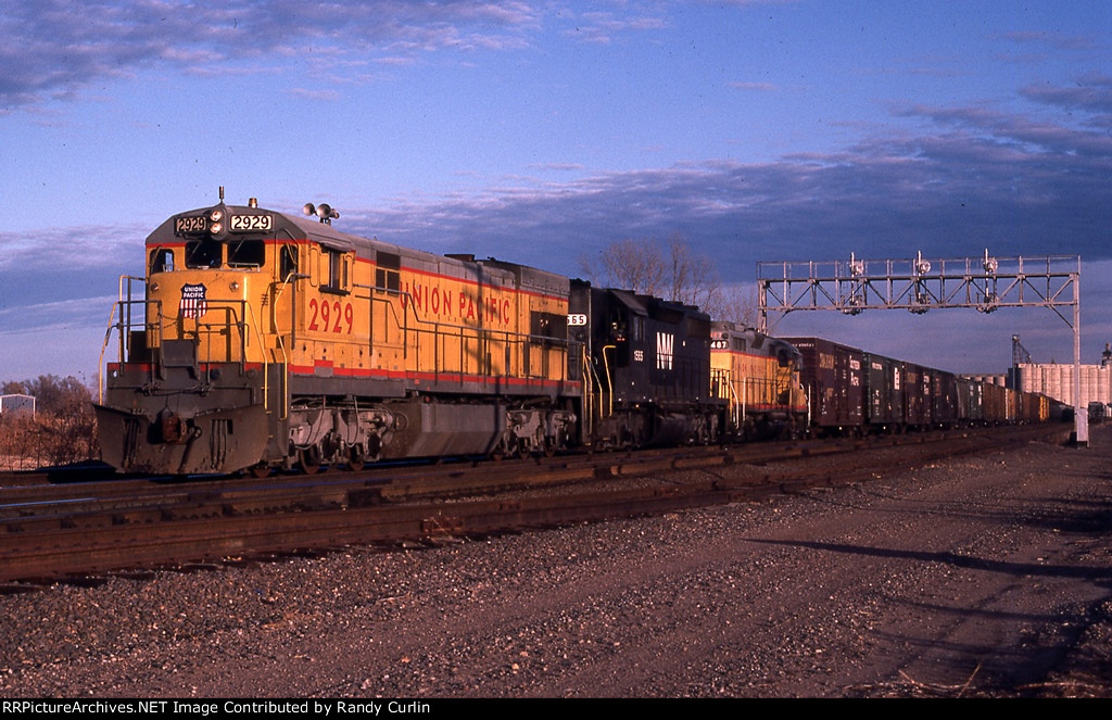 UP 2929 at Topeka